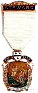 Знак RMIG 1982. STEWARD ROYAL MASONIC INSTITUTION FOR GIRLS – Королевский Масонский институт для девочек.