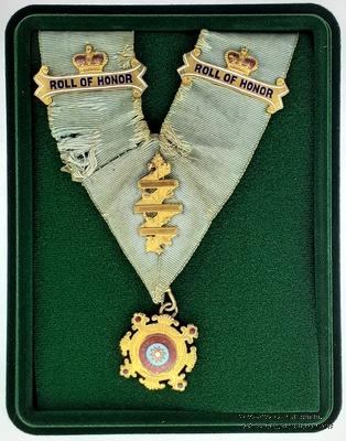 Знак посвящения в 4 степень Орден “Свиток Чести» (досточтимый сэр) Roll Of Honour (Right Honourable sir) (4th degree).